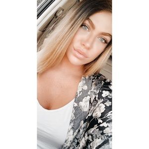 Meet your Posher, Olivia